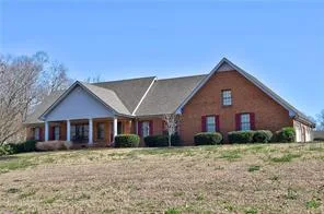 650 N Liberty Spring Rd, Suffolk — photo