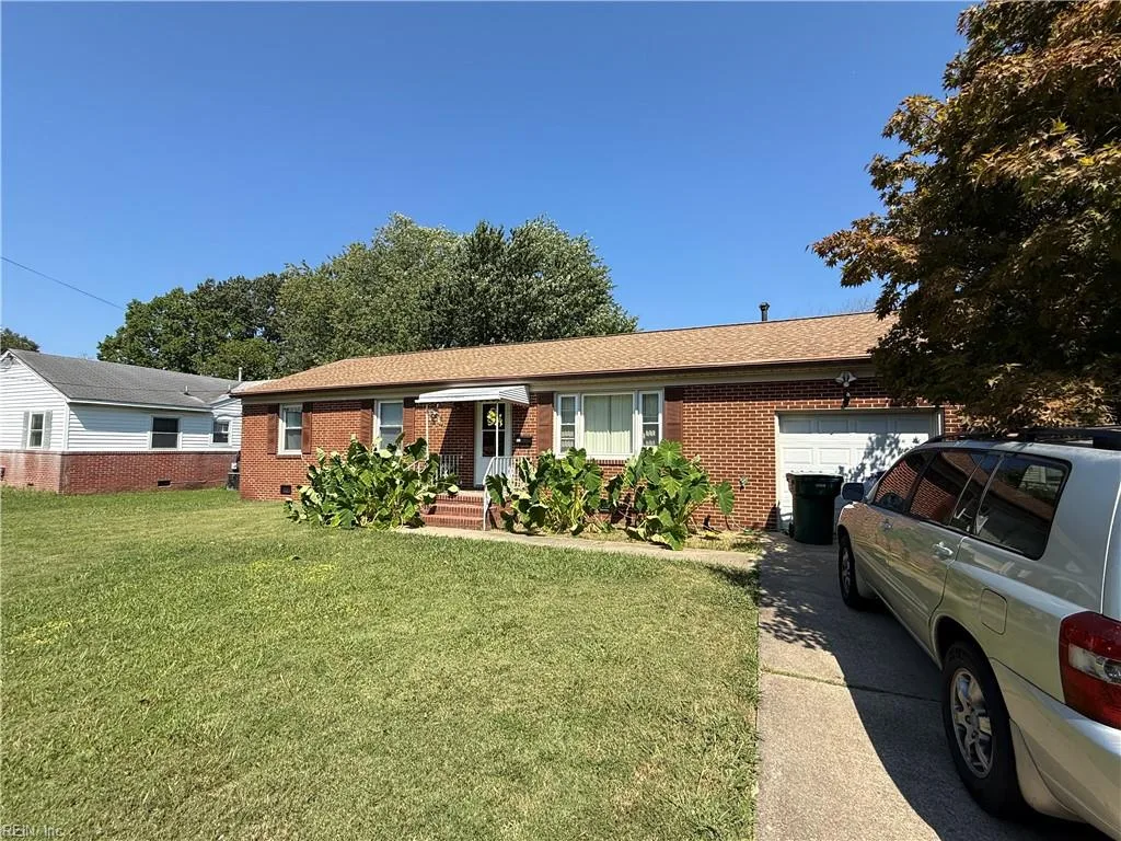 345 Beechmont DR, NEWPORTNEWS VA 23608
