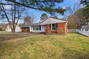 4004 Oak Dr, Chesapeake — photo