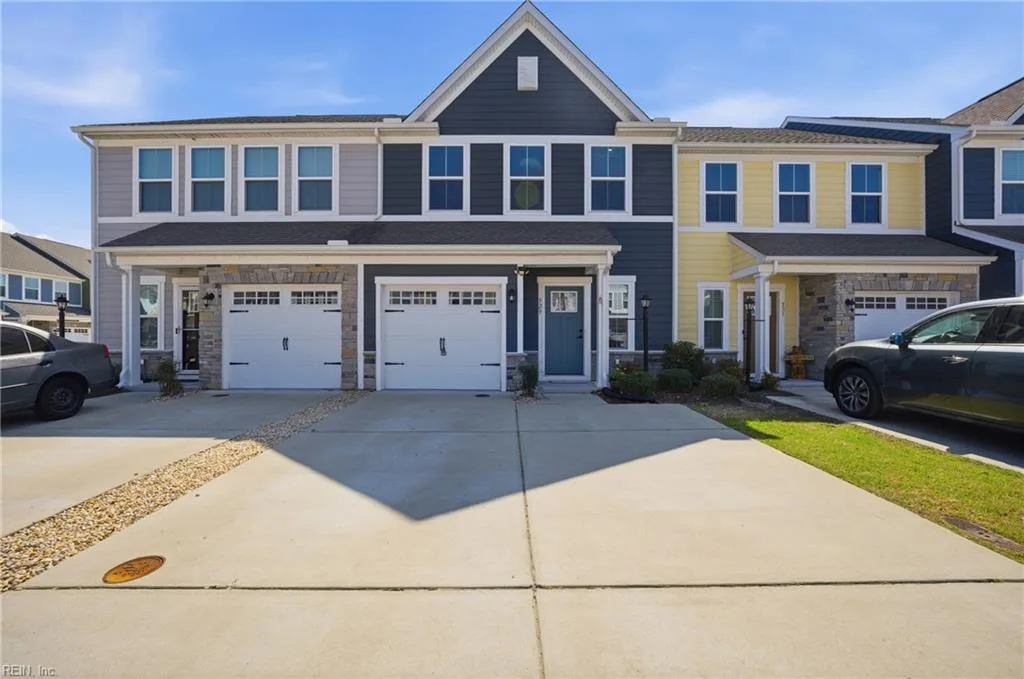 529 Bright Red Rn, Chesapeake — photo