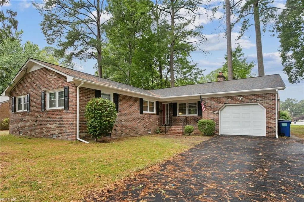 121 Burnham Pl, Newport News — photo