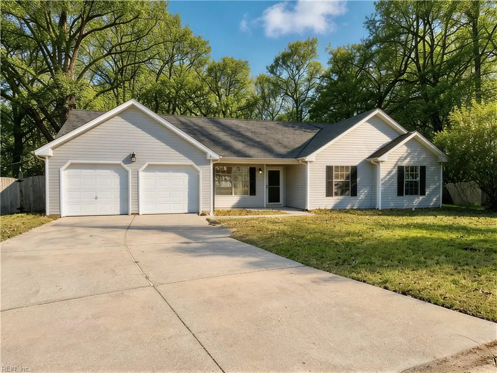 211 Misty Ridge Ln, Suffolk — photo