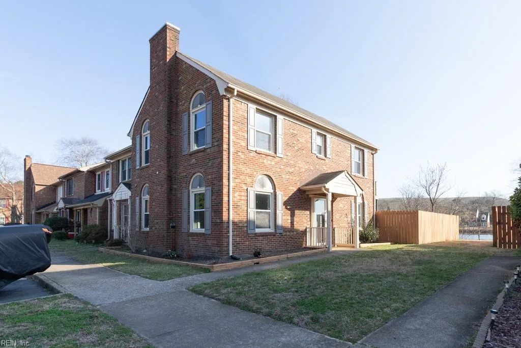 27 Dawn Ln, Hampton — photo