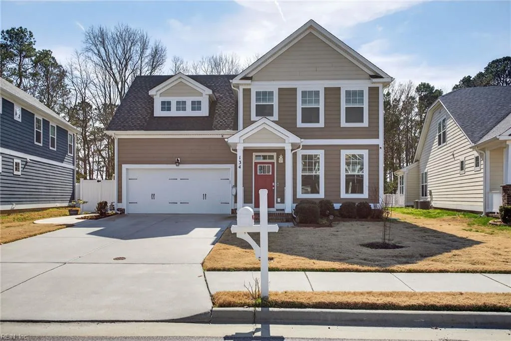 134 Brookside Ln, Suffolk — photo