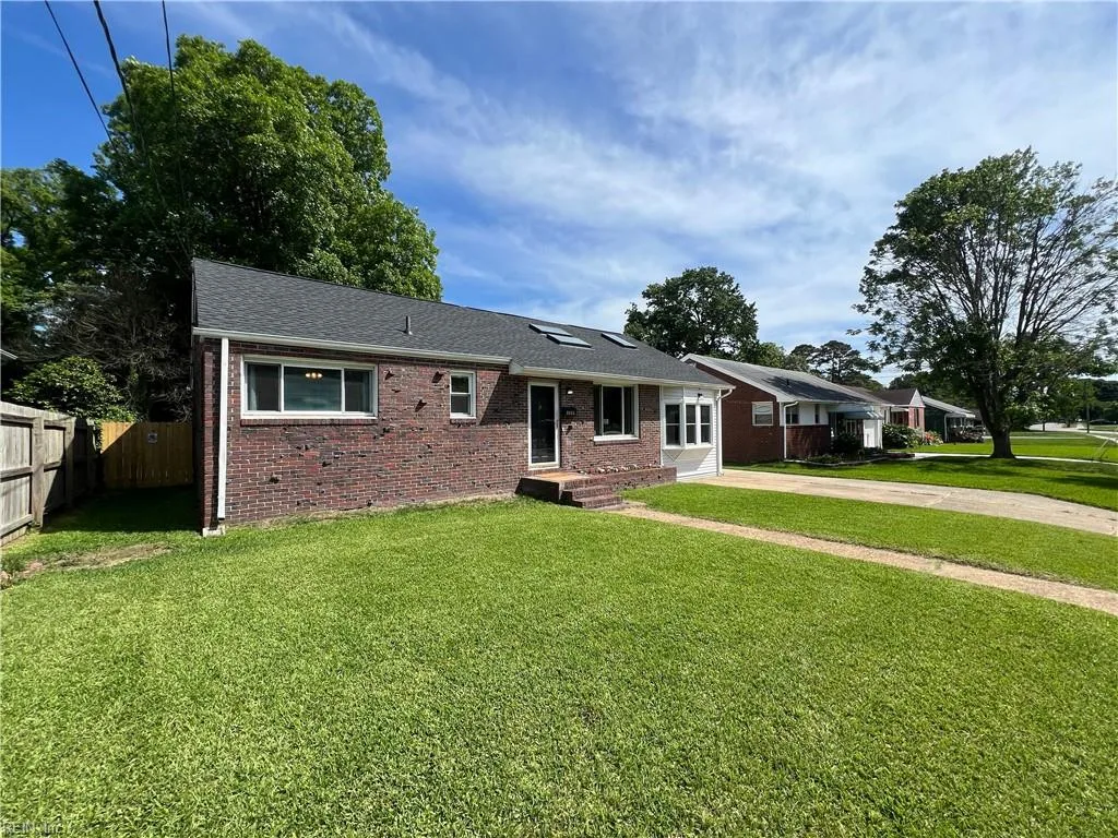 9522 Willow Ter, Norfolk — photo