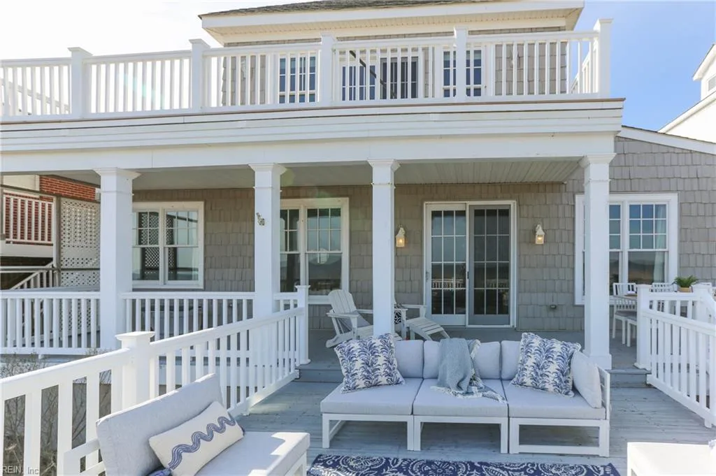 822 W Ocean View AVE, NORFOLK VA 23503