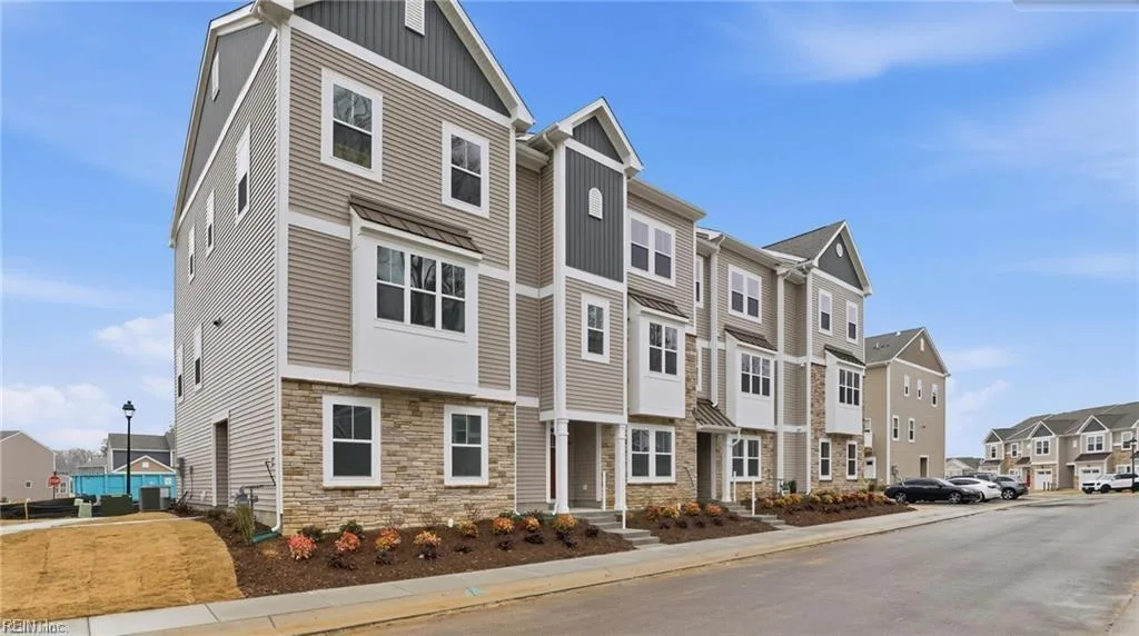 4301 Abercorn DR #100, SUFFOLK VA 23435