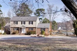 548 Allens Mill Rd, Yorktown — photo