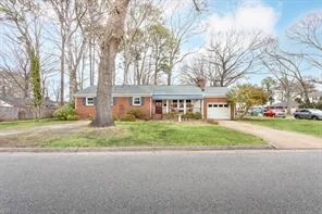 15 Sanford Dr, Newport News — photo