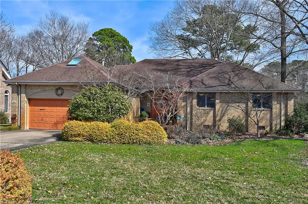 304 Shadowlake Dr, Chesapeake — photo