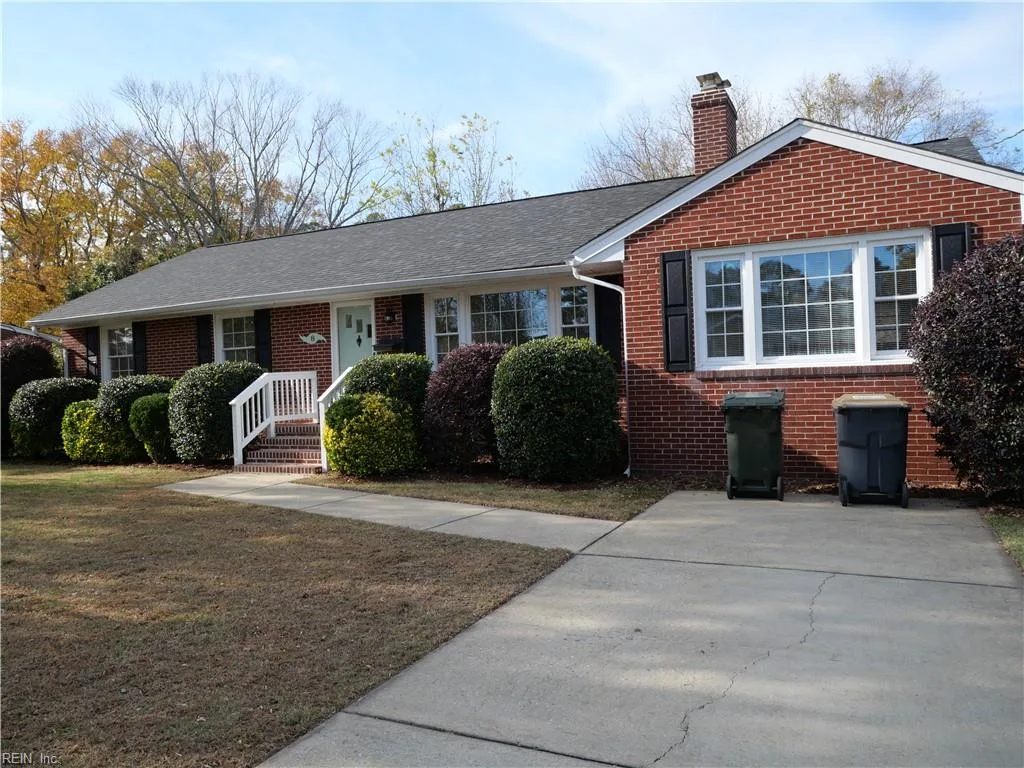 8 Terrace Dr, Poquoson — photo