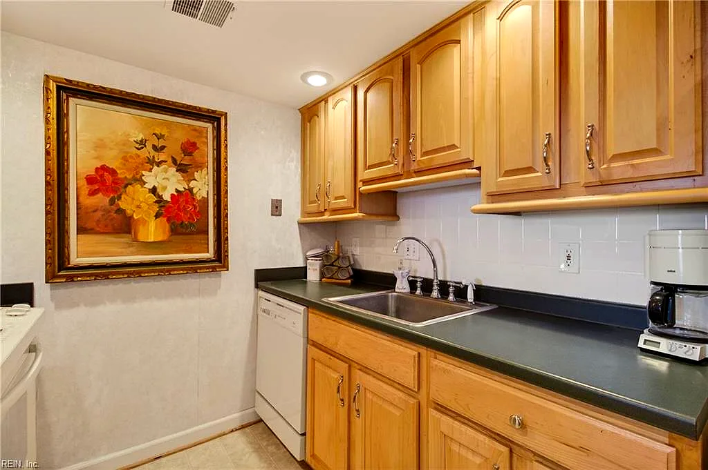 2830 Shore Dr #412, Virginia Beach — photo