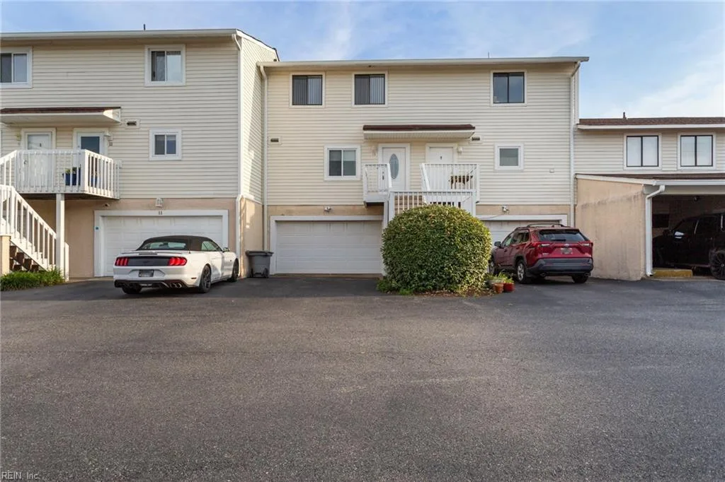 13 Cantamar CT, HAMPTON VA 23664