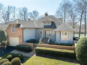 224 Warehams Pt, Williamsburg — photo