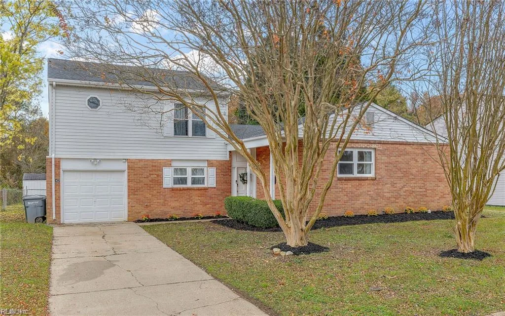 42 Banister DR, HAMPTON VA 23666