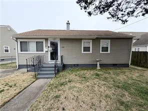 1366 Baychester Ave, Norfolk — photo