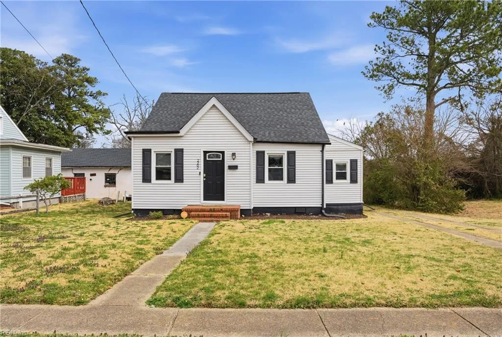 2202 Silbert Rd, Norfolk — photo
