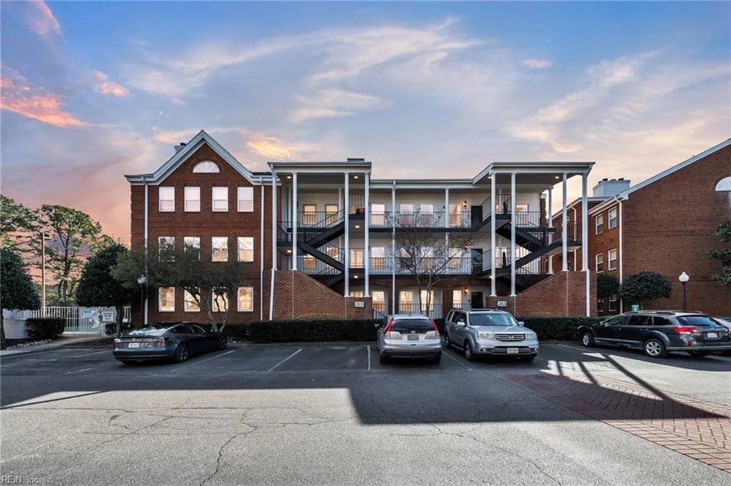 203 Westover AVE #202, NORFOLK VA 23507