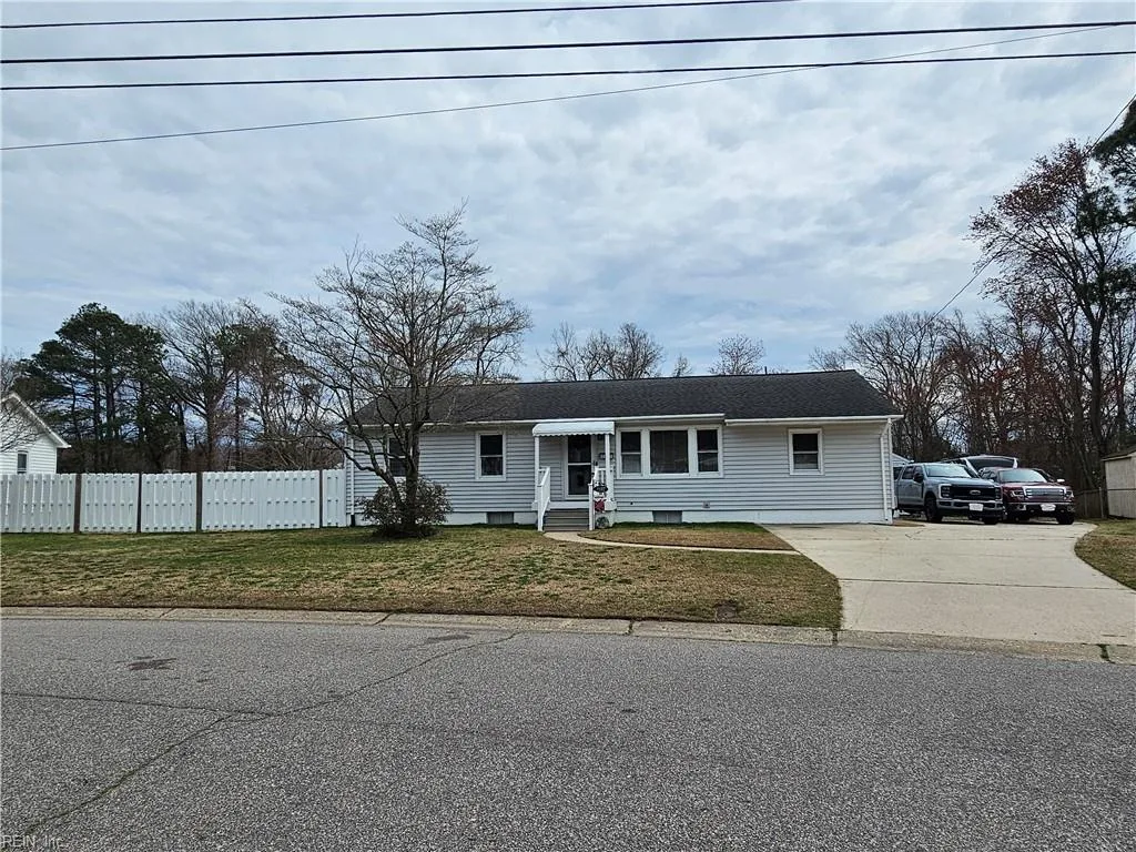 1137 Leland Cir, Virginia Beach — photo