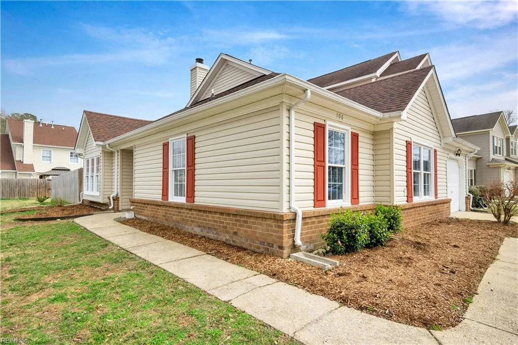 106 Fernwood Bnd, Yorktown — photo