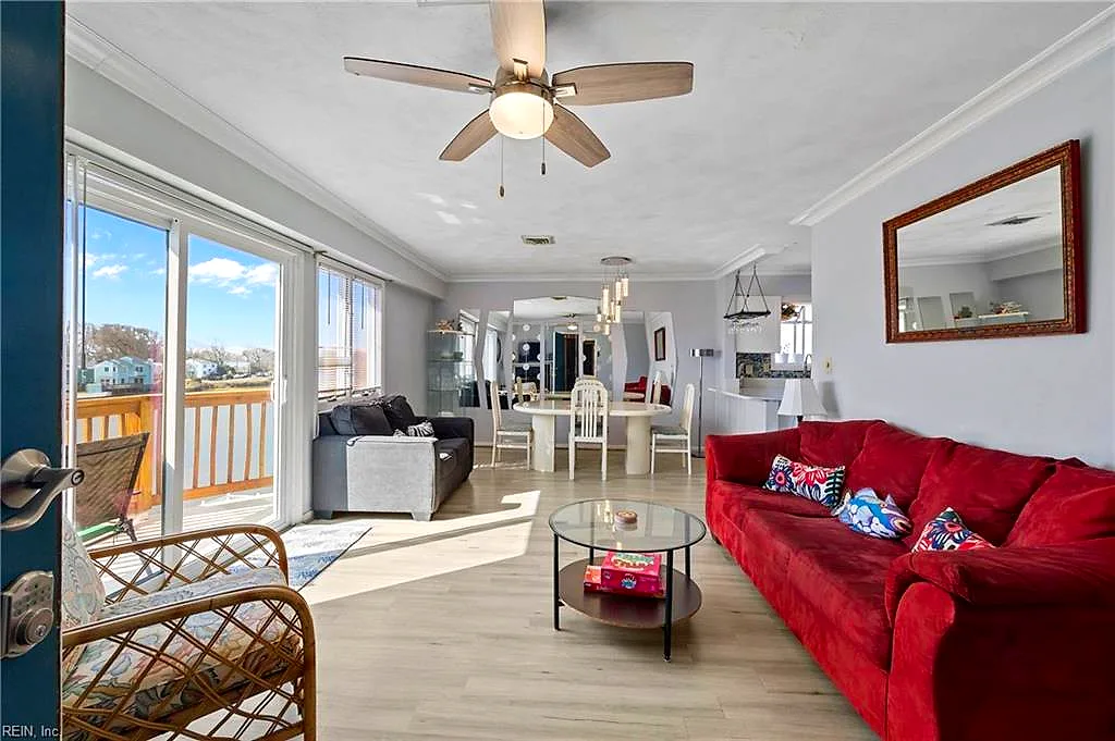 205 Lake Dr, Virginia Beach — photo