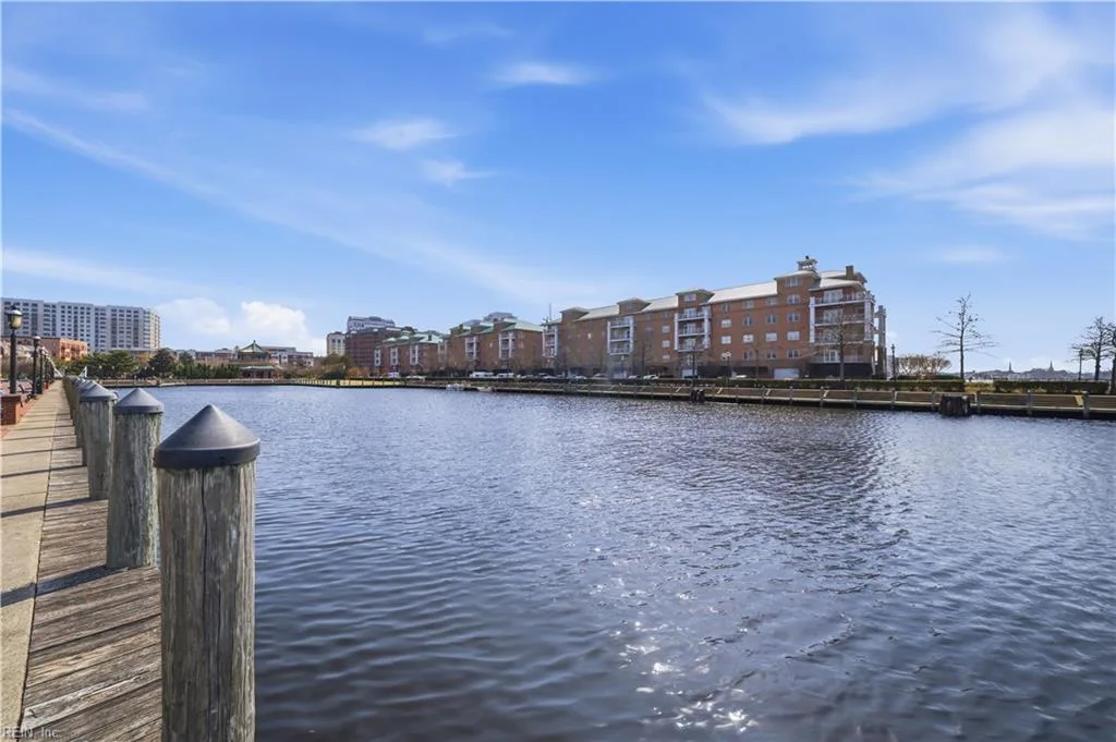 305 Brooke Ave #208, Norfolk — photo