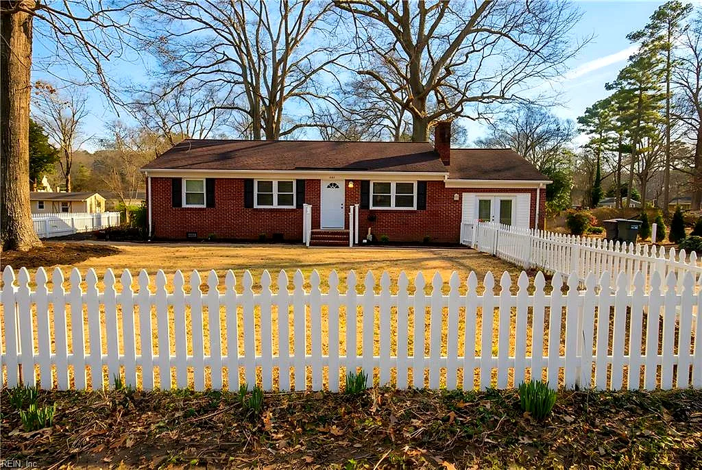 207 Falcon Rd, Yorktown — photo