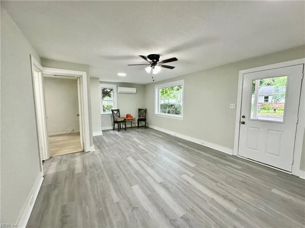 47 Pollux Cir W, Portsmouth — photo