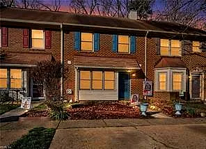 110 Souverain Lndg, Yorktown — photo