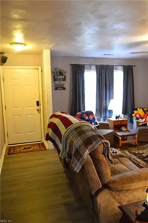 4446 Desert Rd, Suffolk — photo