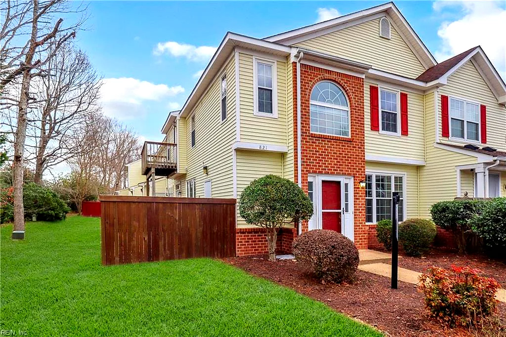 821 Oak Springs Ct, Newport News — photo