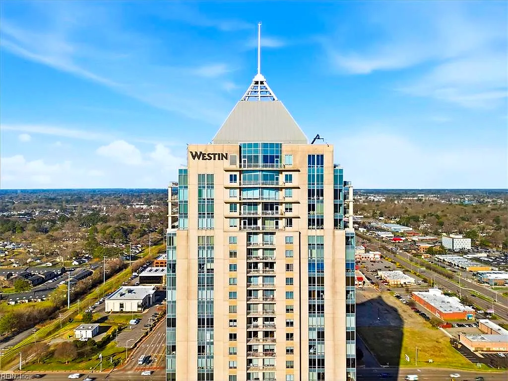 4545 Commerce St #1904, Virginia Beach — photo