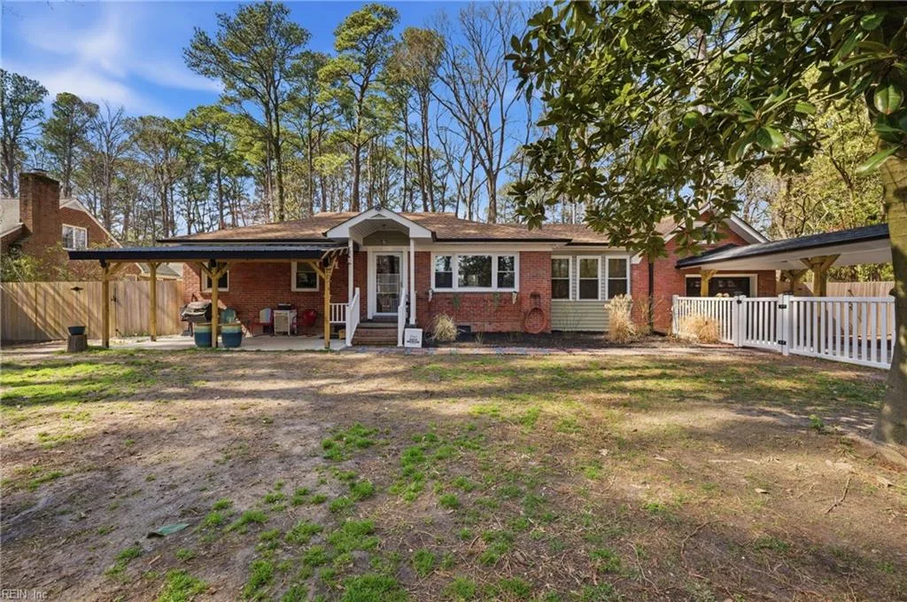 824 E Sparrow RD, VIRGINIABEACH VA 23464