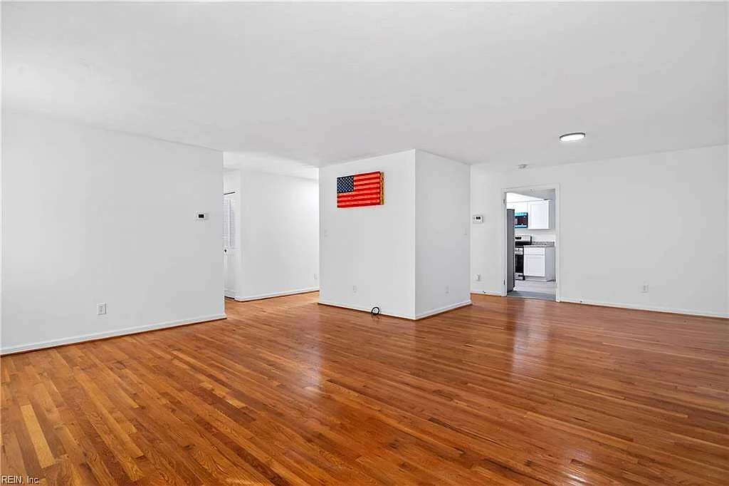 4420 Mallard Cres, Portsmouth — photo