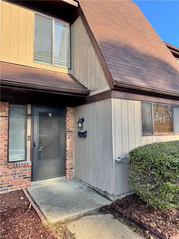 1067 Willow Green DR, NEWPORTNEWS VA 23602