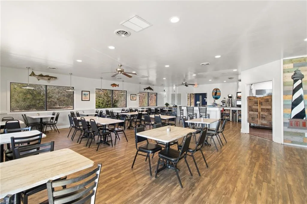 100 Carys Chapel RD, POQUOSON VA 23662