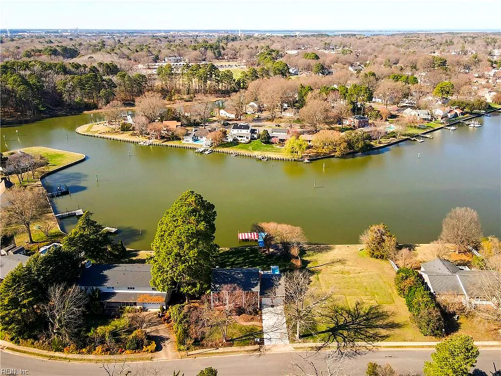 413 Elizabeth Lake Dr, Hampton — photo