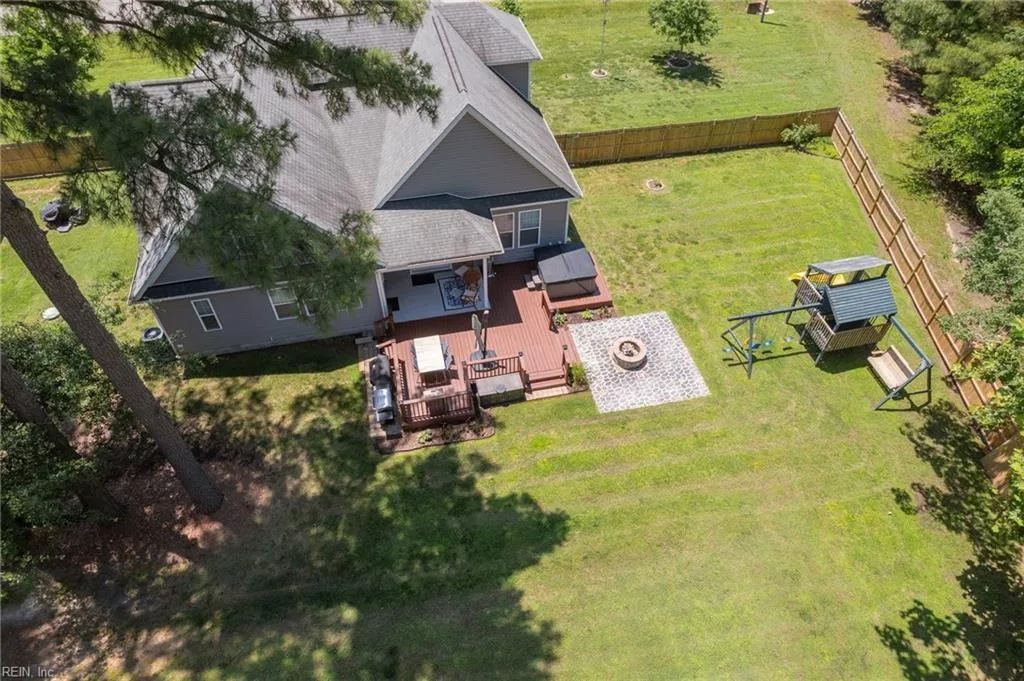 1802 Oyster Bay Ln, Suffolk — photo