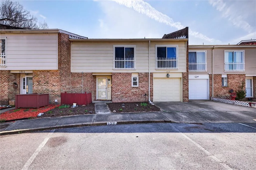1313 Glyndon Dr, Virginia Beach — photo