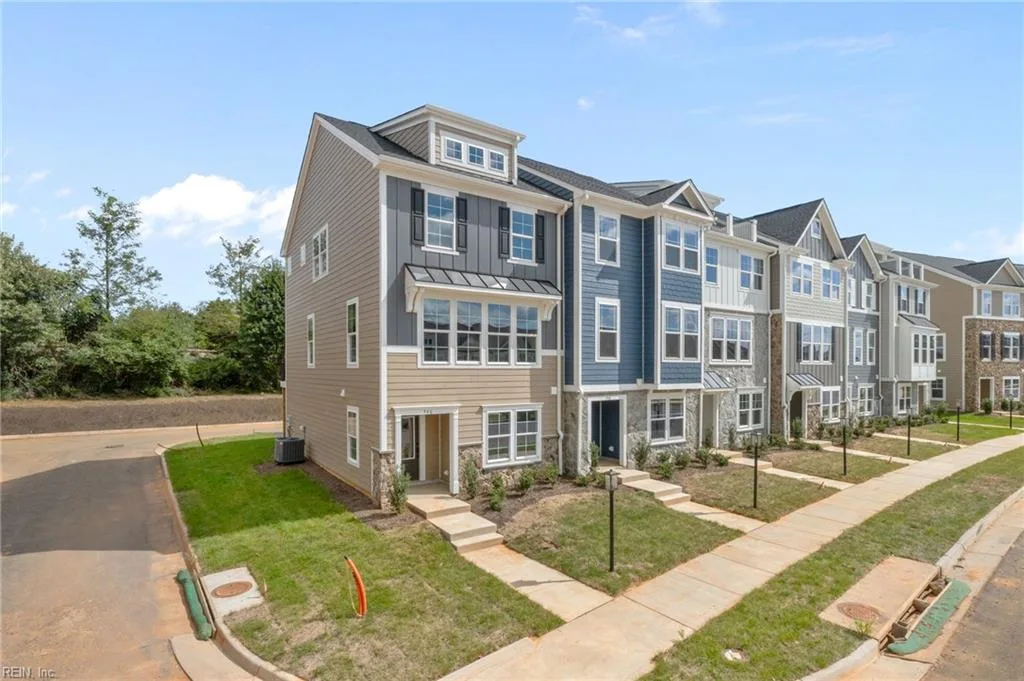 14 Bracewell LN, YORKTOWN VA 23692
