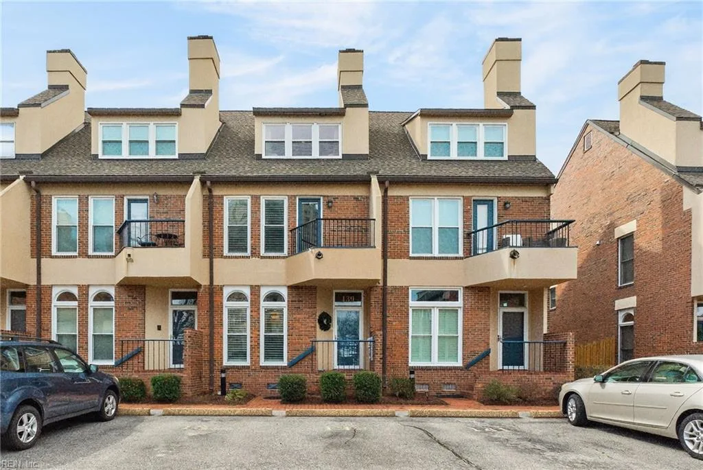 139 Crawford Pw #20, Portsmouth — photo