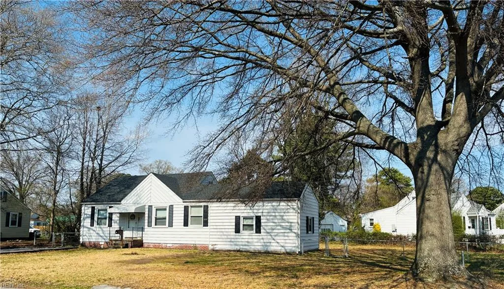 14 Fairview Cir S, Portsmouth — photo