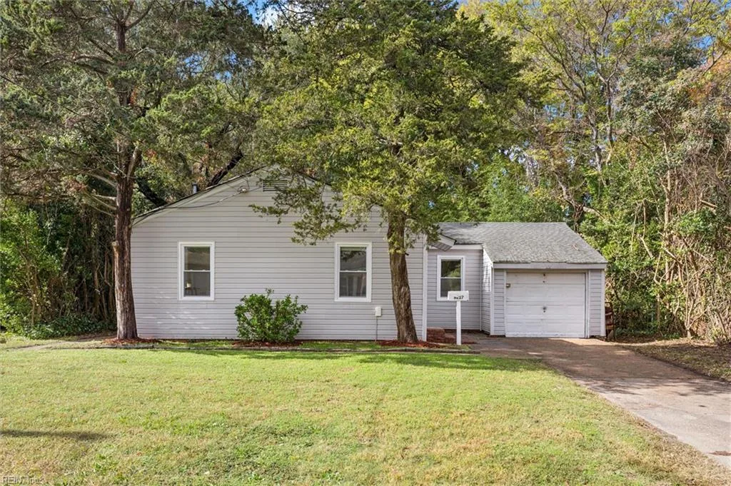 8227 Andrew LN, NORFOLK VA 23505