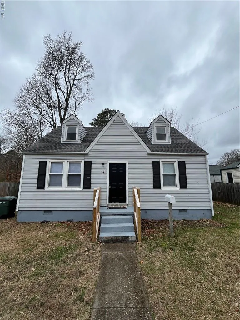 32 Cornwall Ter, Hampton — photo