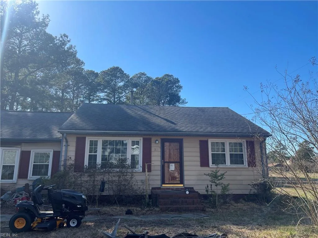 38 Langley ST, POQUOSON VA 23662