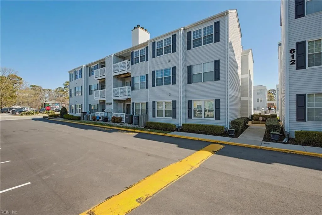 616 Shoreham CT #102, VIRGINIABEACH VA 23451