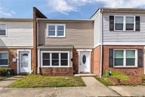 614 Harbour Dr N, Chesapeake — photo