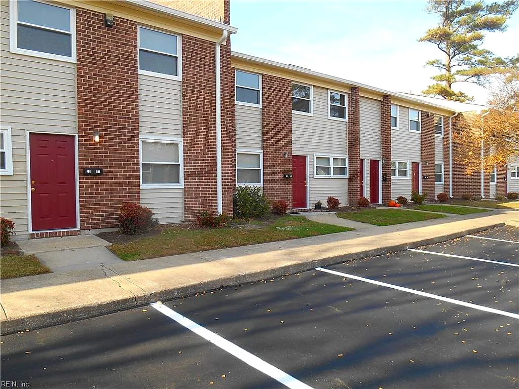 2210 Pine Shore Ct, Virginia Beach — photo