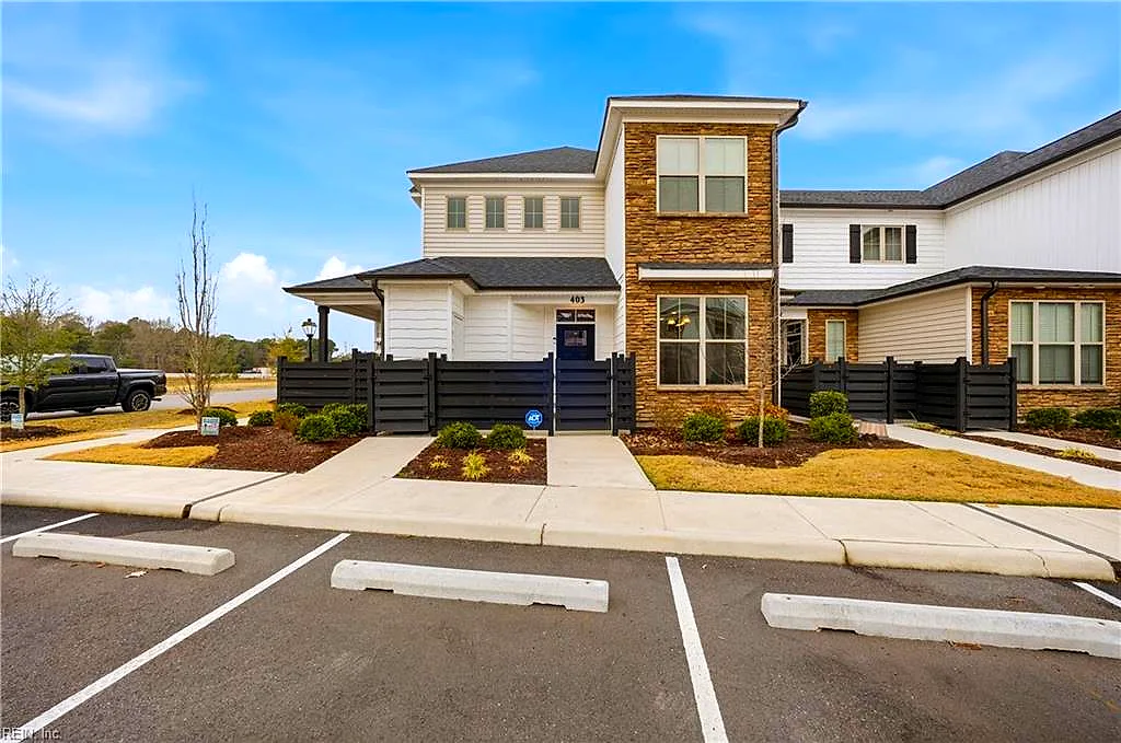 403 Kathy Ann Way W, Carrollton — photo