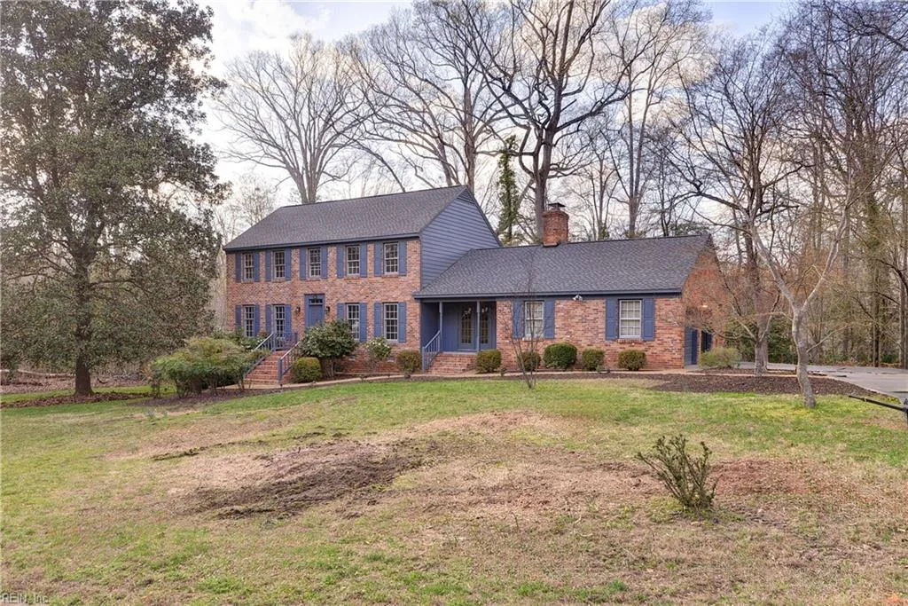 102 Holloway Dr, Williamsburg — photo
